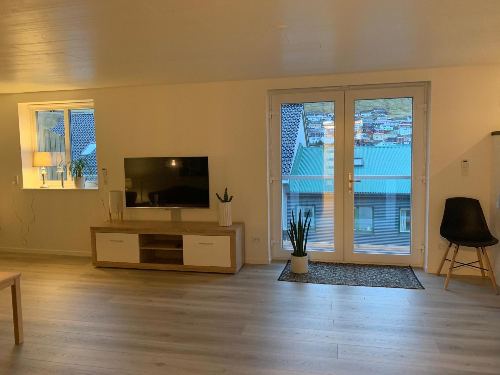 Spacious Apartment On N.P.Gota 8A, Klaksvík 외부 사진
